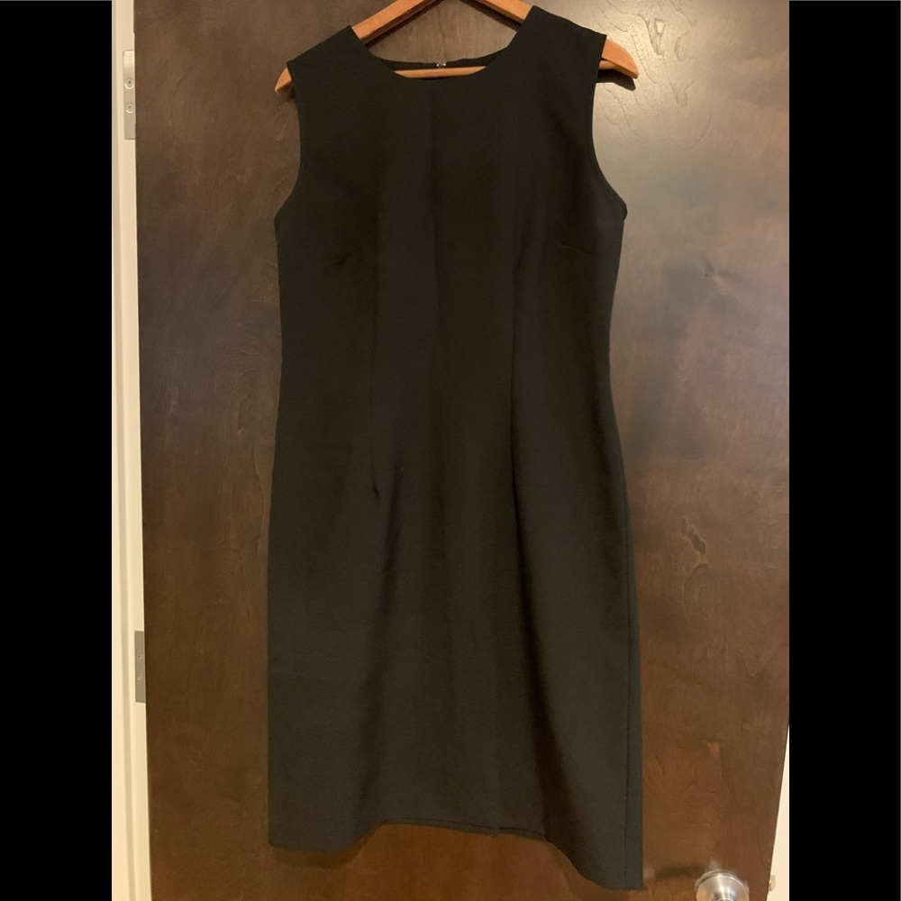 𝅺Women’s classic shift dress black sz 8